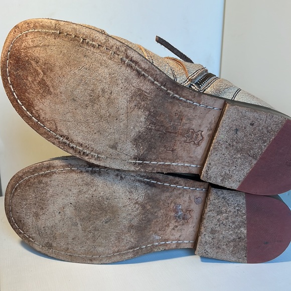 Gee WaWa cream crackle-leather combat boots - Picture 12 of 14